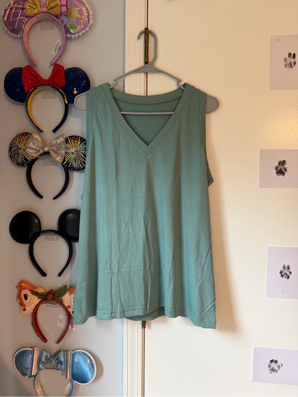 Women's V-Neck Sleeveless Tank Top - Seafoam Green